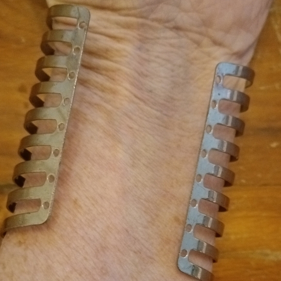 Newly Retired Sundance "FENCES" Stainless Steel Bracelet $6 - Picture 2 of 4